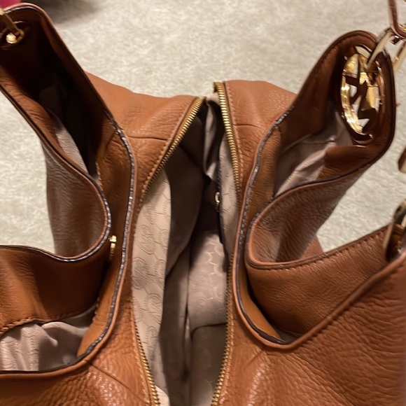 Michael Kors large purse - Picture 2 of 2